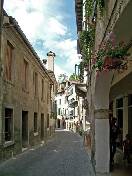 Via Robert Browning leads to the centre of town.