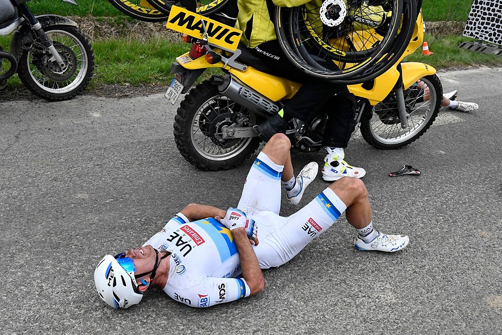 Alexander Kristoff crashes at 2018 Paris-Roubaix