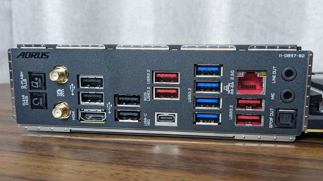 Gigabyte B650E Aorus Master rear I/O