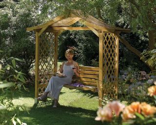the Rowlinson Dartmouth Arbour garden swing seat