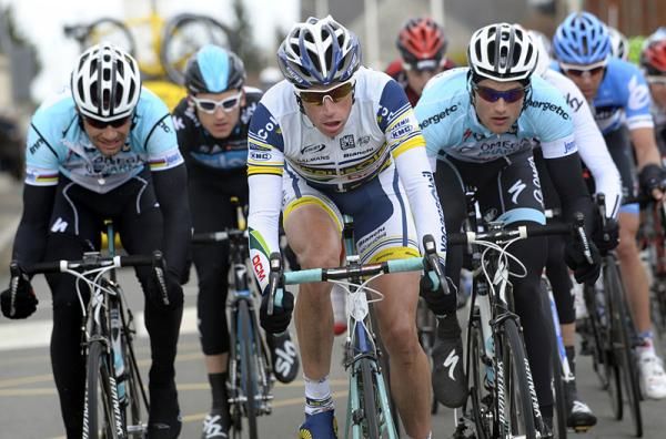 Lieuwe Westra (Vacansoleil-DCM) works to keep the front group clear and gain time on GC