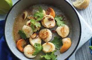 Sizzling spicy scallops