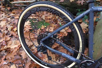 What's the best gravel bike tire pressure? How to balance grip and ...