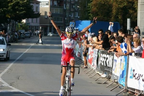 Petr Ignatenko (Itera-Katusha) wins alone