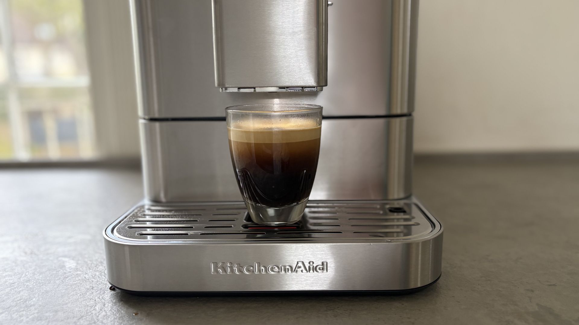 Testing the KitchenAid KF6 Fully Automatic Espresso Machine by making an Americano