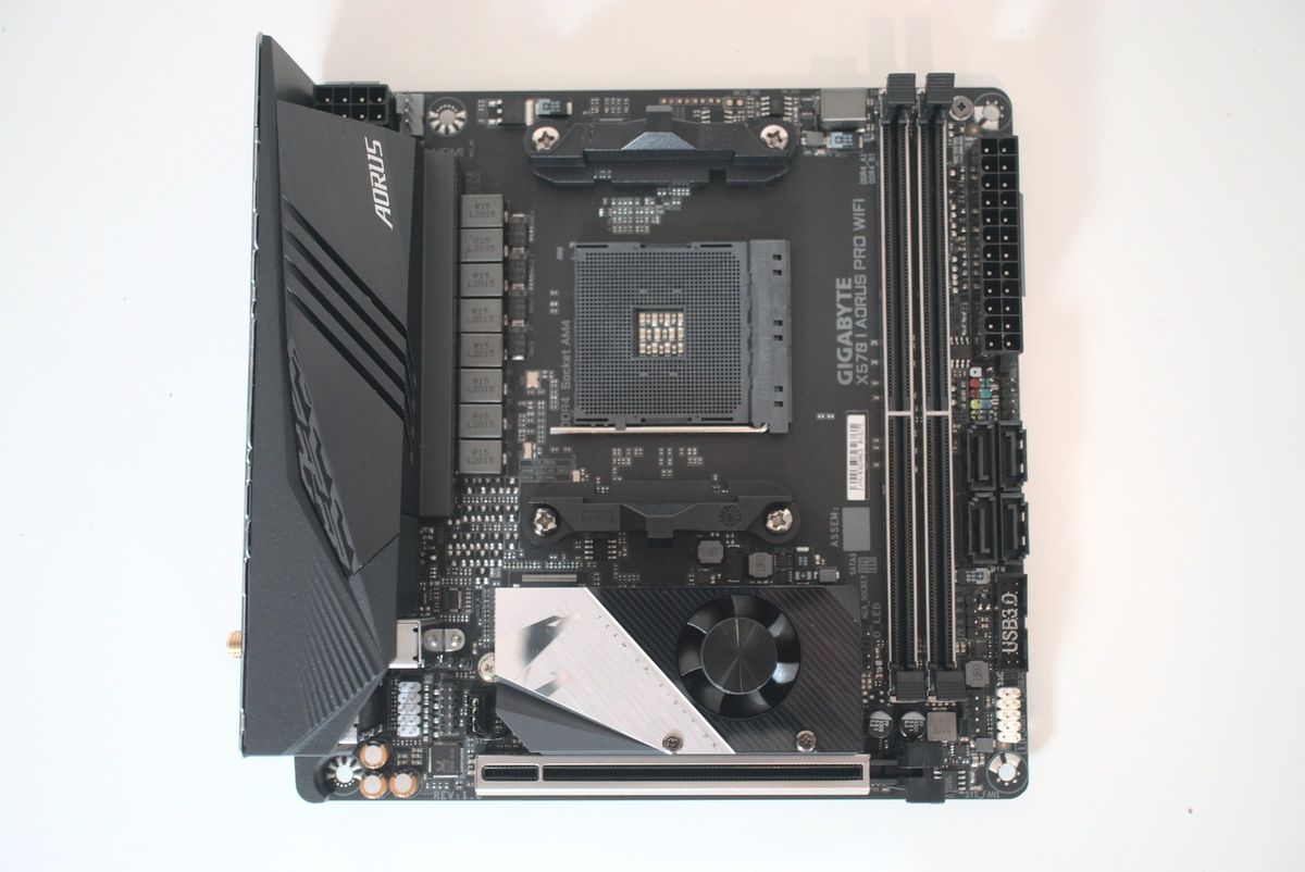 Gigabyte X570-I AORUS Pro Wi-Fi