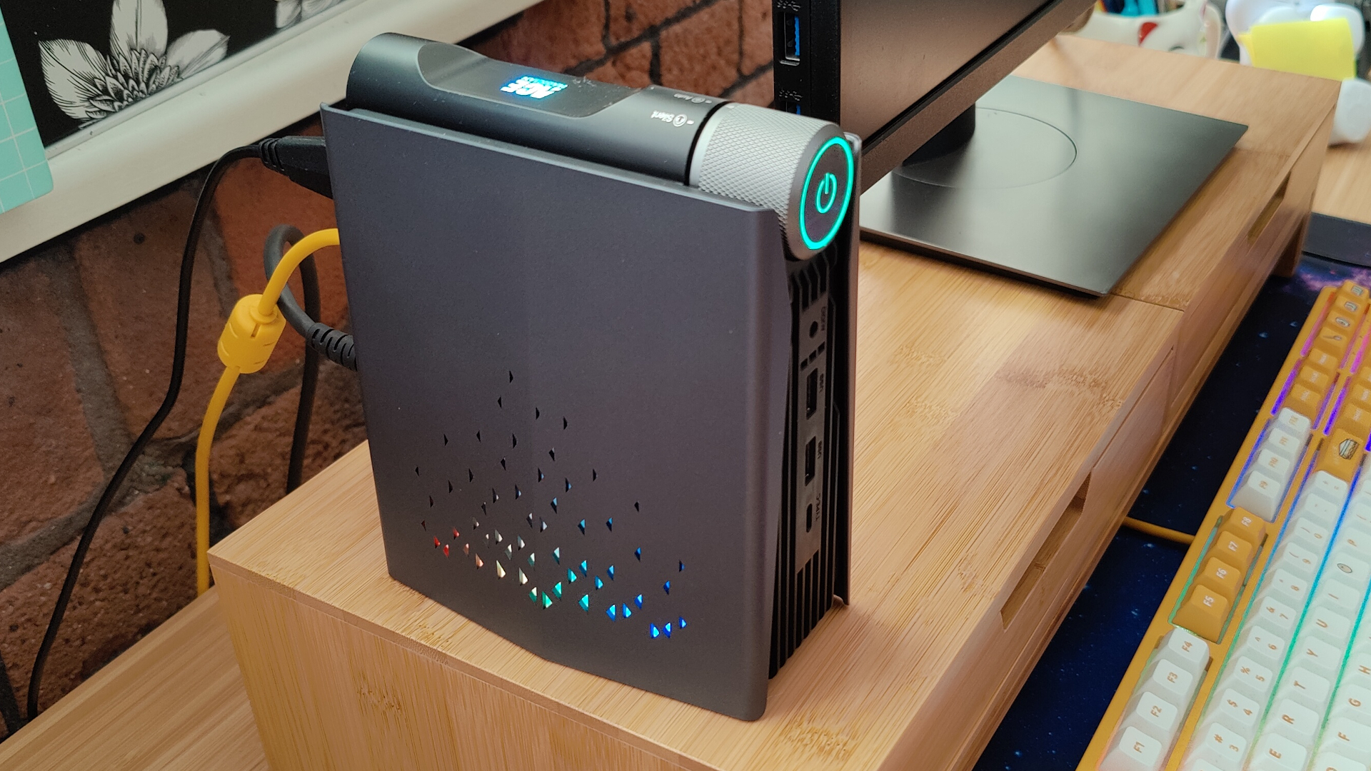 Ace Magician AMR5 in test: A lot of mini, little gaming PC