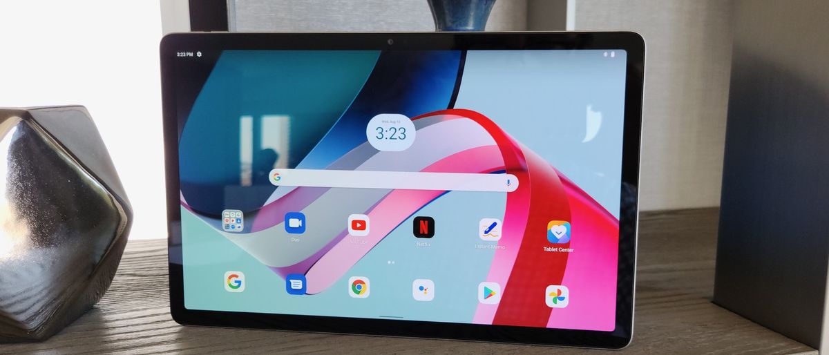 The Lenovo Tab P11 Pro (2nd Gen)