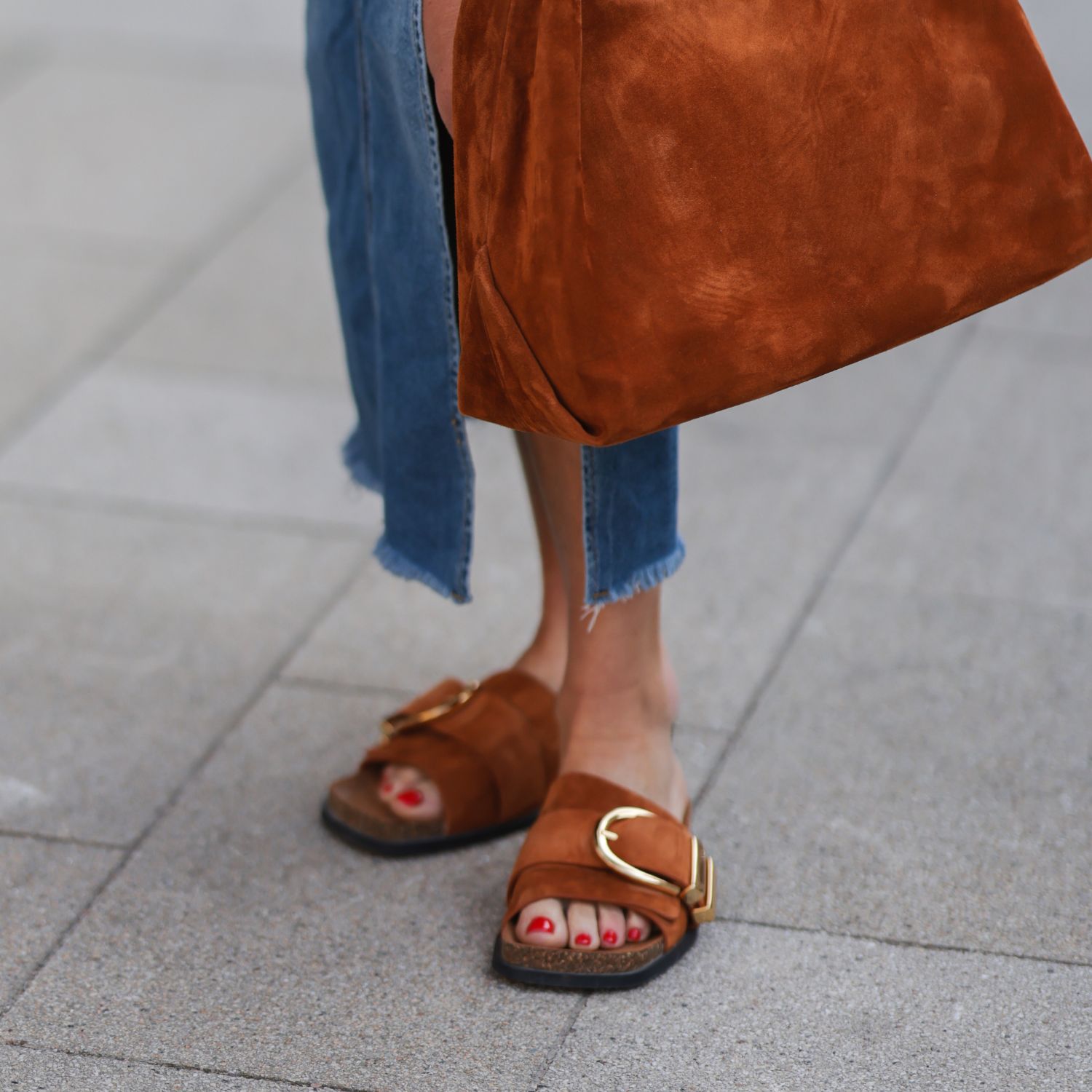 Meghan, the Duchess of Sussex wears Hermès Oran sandals