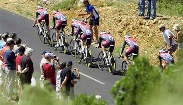 Cadel Evan's Silence-Lotto team is all lined up.
