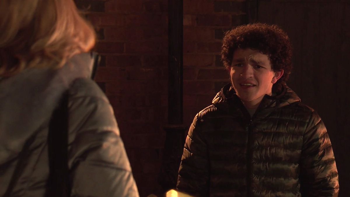 Coronation Street spoilers: Simon Barlow catches Leanne in the act!