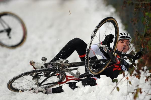Patrick van Leeuwen goes down in snowy conditions.