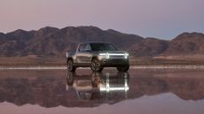 Rivian R1T MY2027 in Esker Silver