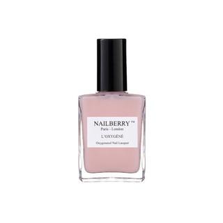 Este esmalte de uñas Nailberry Elegance es imprescindible para una pedicura Fombré