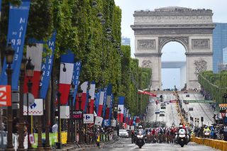 The peloton along the Champs Elysees