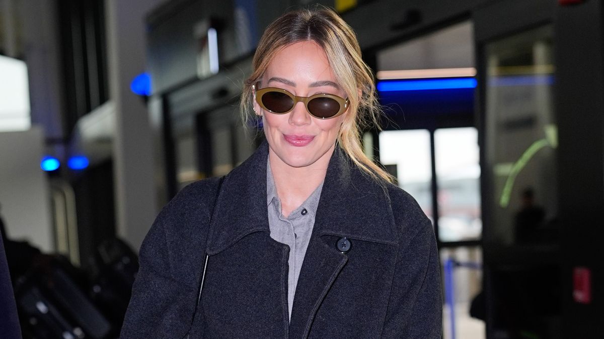 The Easiest Way to Look Chic at the Airport? Wearing *This* Color With *This* Print Works Every Time