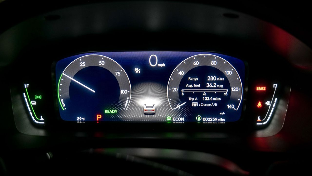 2025 Honda Civic Sport Touring Hybrid test drive review.