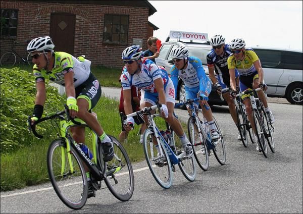 The day's break in action during the opening stage.