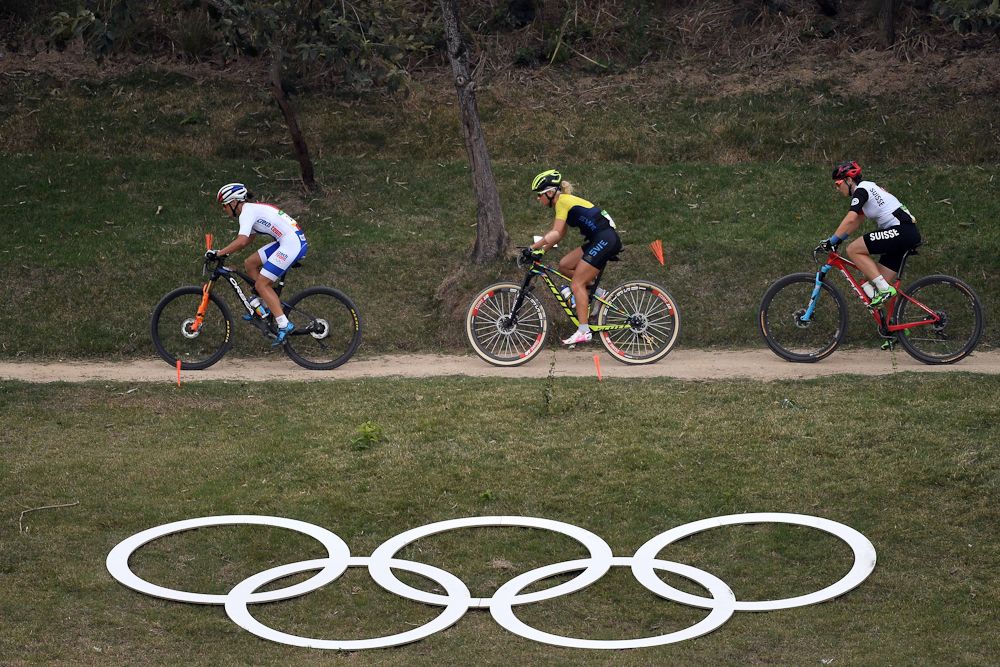 The leaders on course during the women's MTB XC race at the Rio Olympics