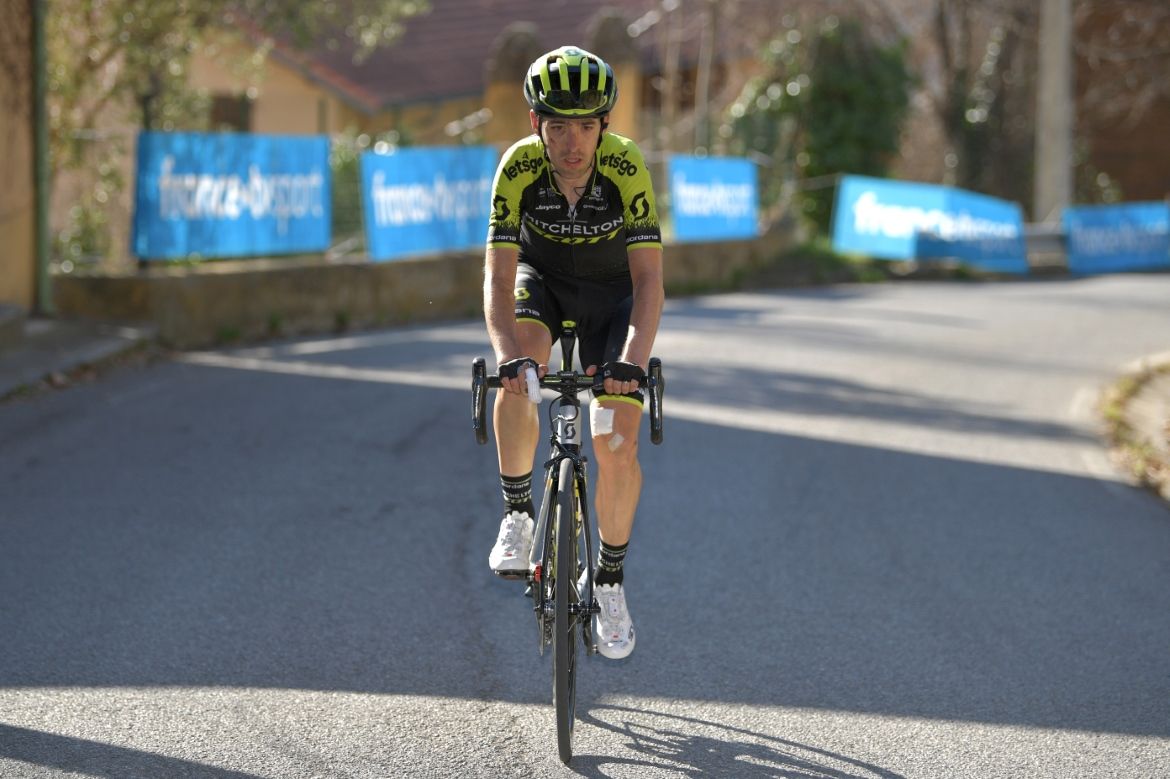 A bandaged Mikel Nieve (Mitchelton-Scott) worked hard in the break for team leader Simon Yates