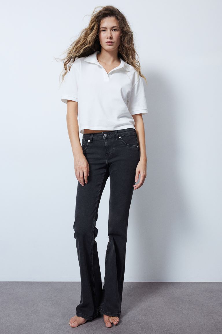 Flared low-rise jeans