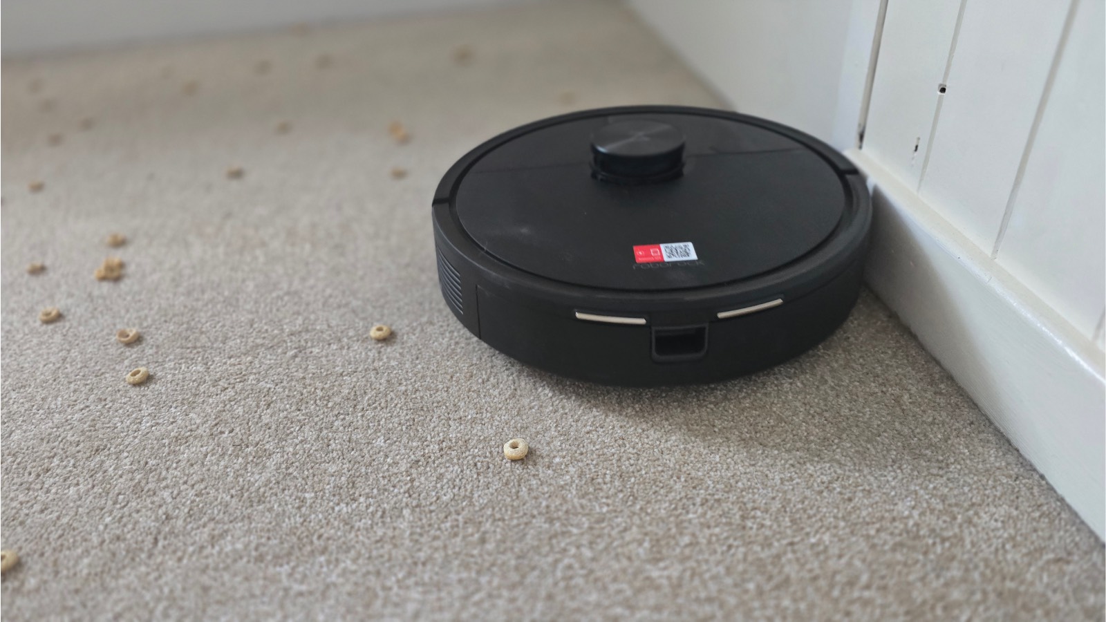 Roborock Q7 M5 robot vacuum vacuuming carpet