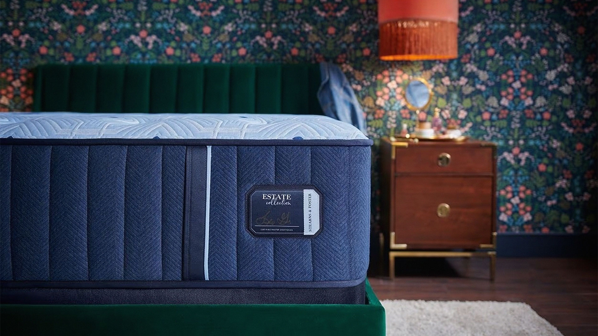 Close up of the corner of the Stearns &amp;amp; Foster Estate mattress