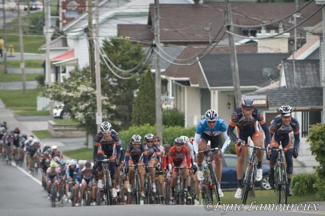 Riders accelerate for the second sprint point