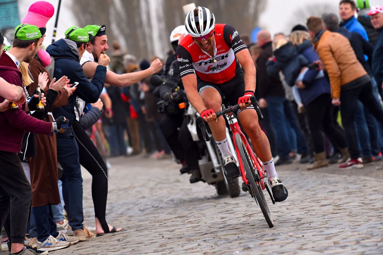 John Degenkolb grimaces as he tackles the cobbles