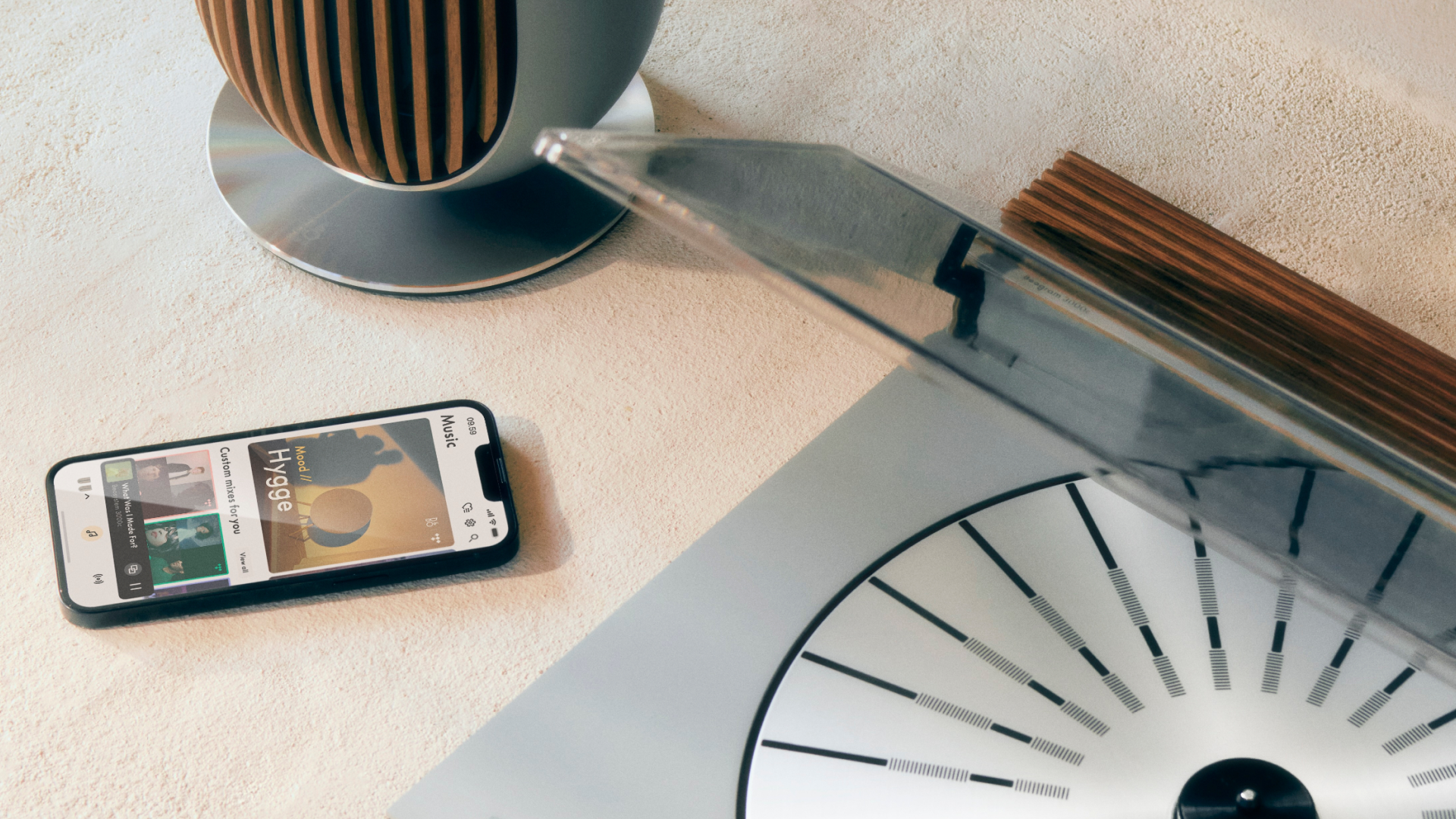 Bang & Olufsen Beosystem 3000c lifestyle shot