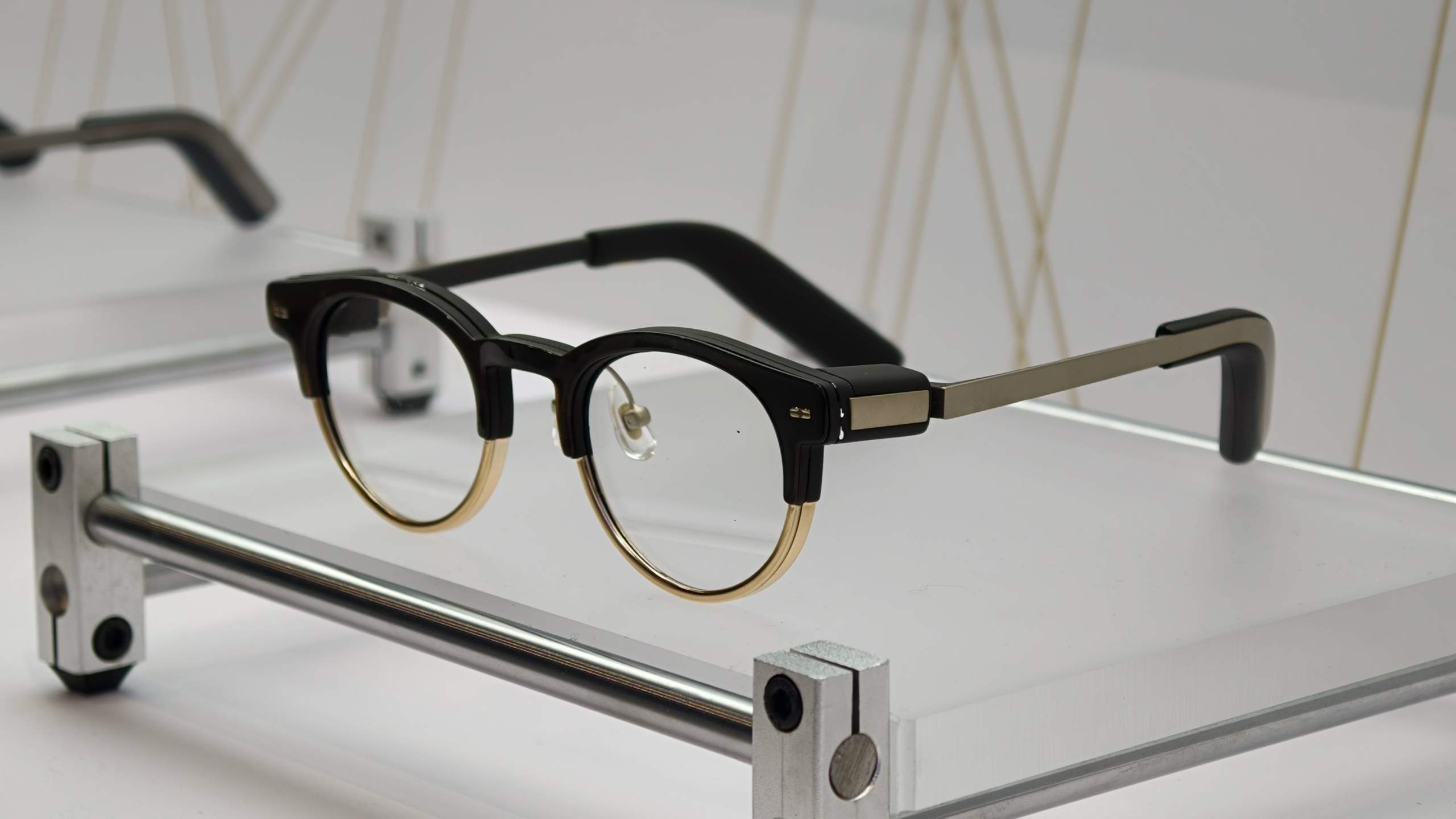 Hands-on with the XGIMI MemoMind One smart glasses