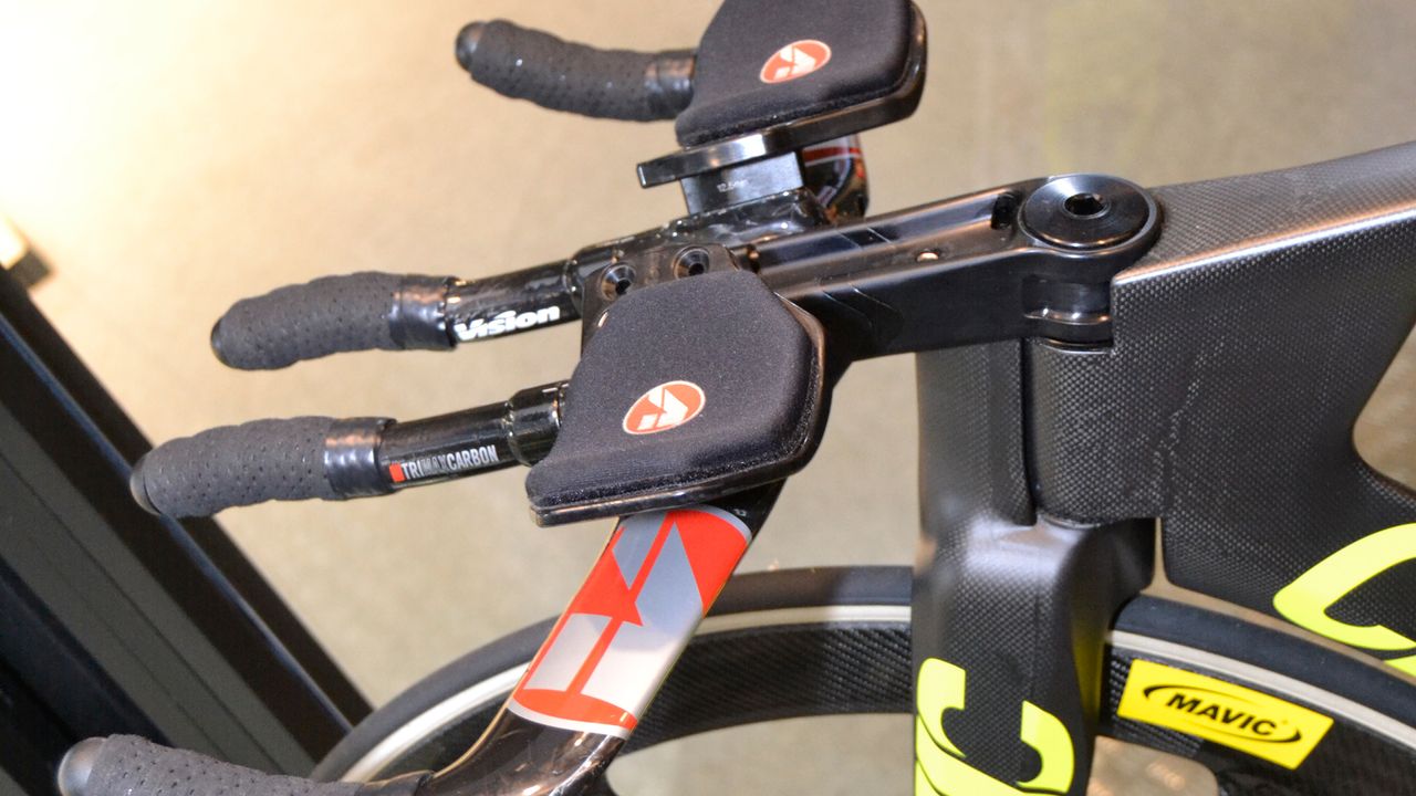 The Nuke Track's bayonet type fork and Vision Trimax Carbon cockpit which is slammed, naturally
