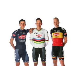 circus cycling team