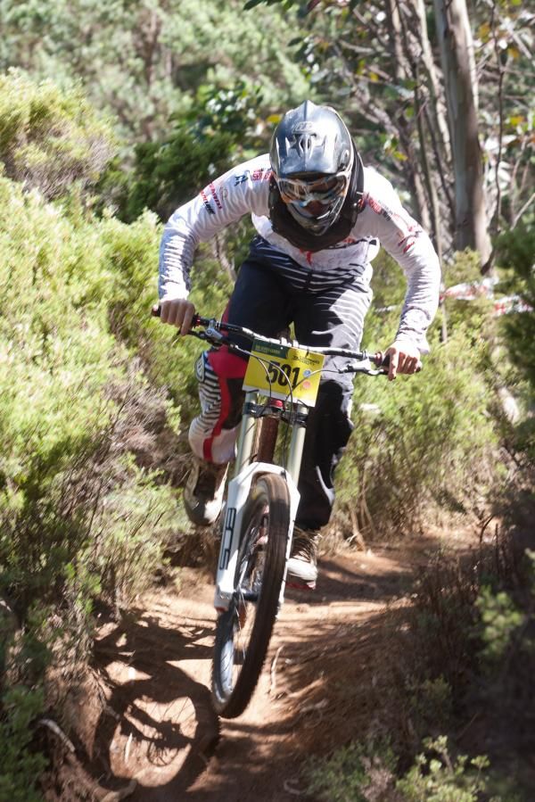 Thomas Crimmins (Rouler Imports/The Sacred Ride) on his way to winning the Under 17 men's category.