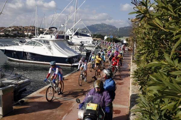 The peloton checks out the local colour.