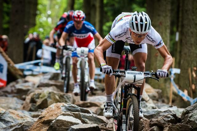 Nino Schurter (Scott-Swisspower) sets the pace