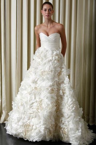 Clothing, Shoulder, Dress, Bridal clothing, Textile, Joint, Wedding dress, White, Gown, Strapless dress,