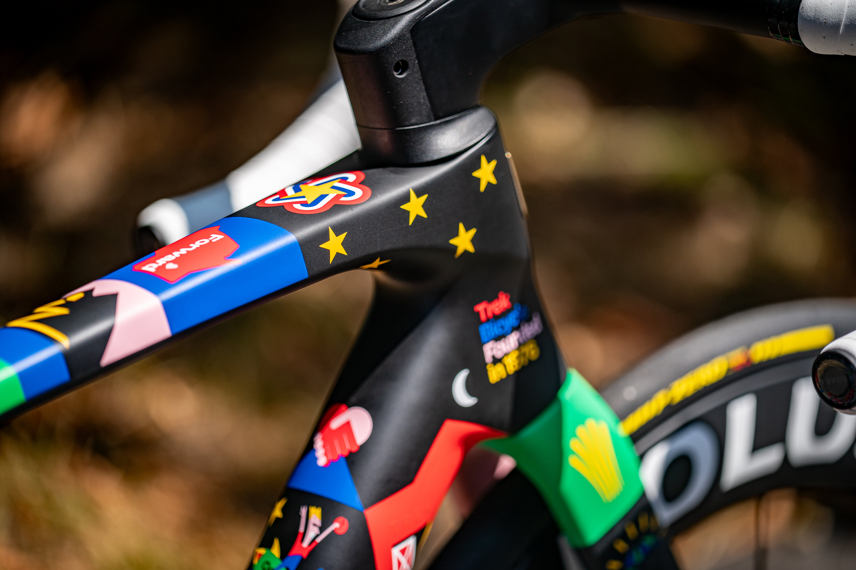 Colourfuil Trek Madone paint job