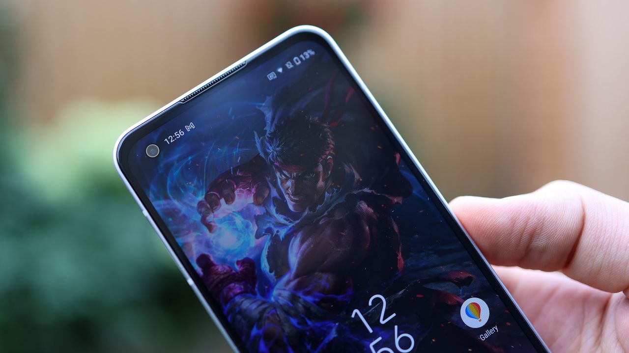 A photo of the Asus Zenfone 9
