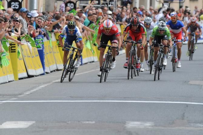 Michael Matthews (Orica-GreenEDge) and Edvald Boasson Hagen (Sky) sprint for the finish