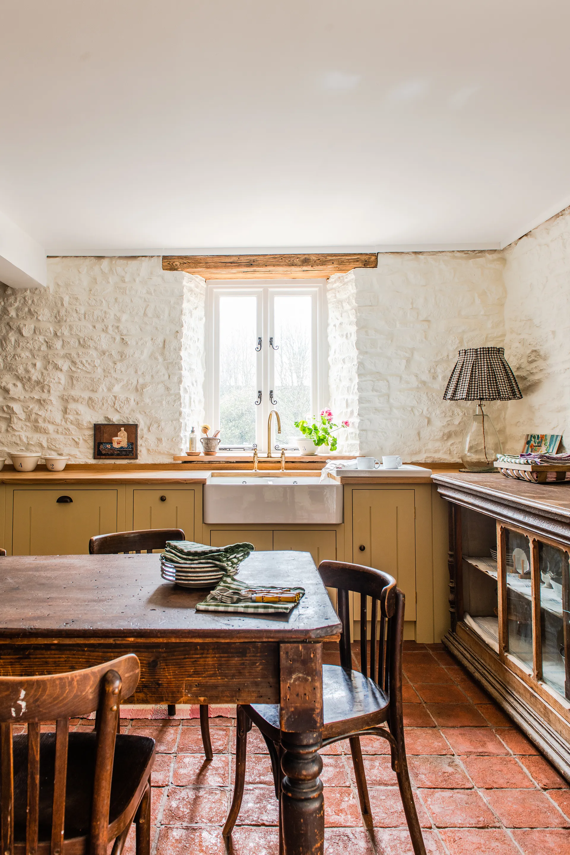 Wallpapered Vintage Kitchen