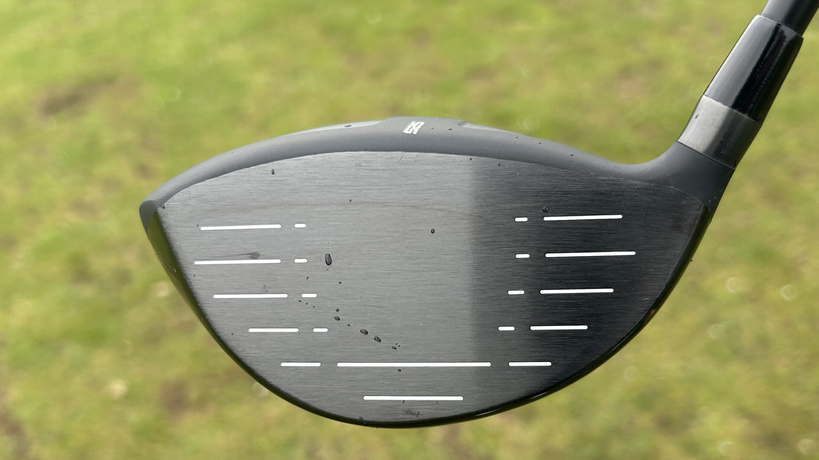 Photo of the Tour Edge Hot Launch E525 Driver face