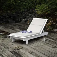 Lollygagger chaise, 2Modern