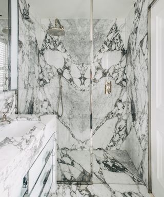 Exotic stone: marble shower