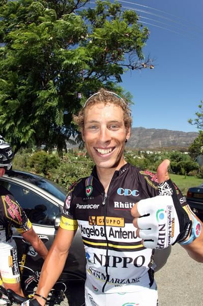 Thumbs up from stage winner Bernardo Riccio (d'Angelo &amp; Antenucci - Nippo) who earned his first victory since 2008.