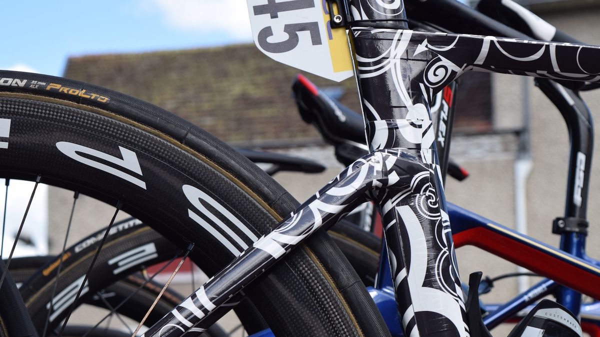 Low positioned seat stays add more stiffness to the rear triangle, whilst adding comfort