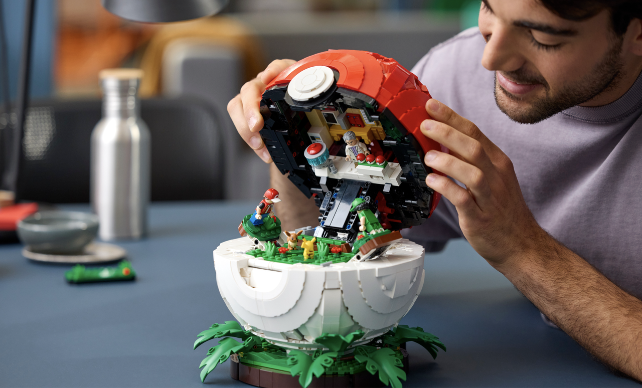  There's no way in hell I'm paying $300 for the new LEGO Poké Ball set 