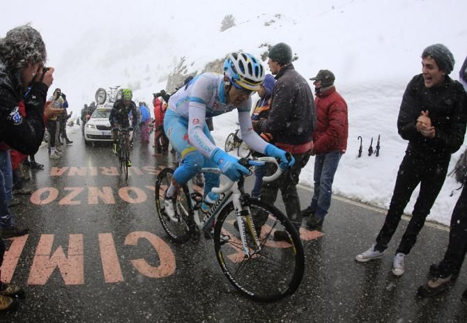 Estonian champion Tanel Kangert (Astana) climbs to the Tre Cime di Lavaredo finish