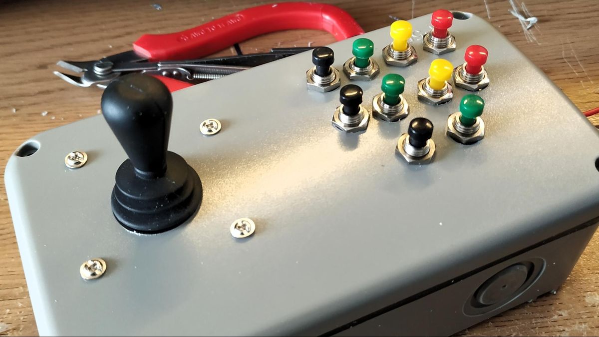 How To Build A Retro Flight Sim Controller With Raspberry Pi | Tom's ...