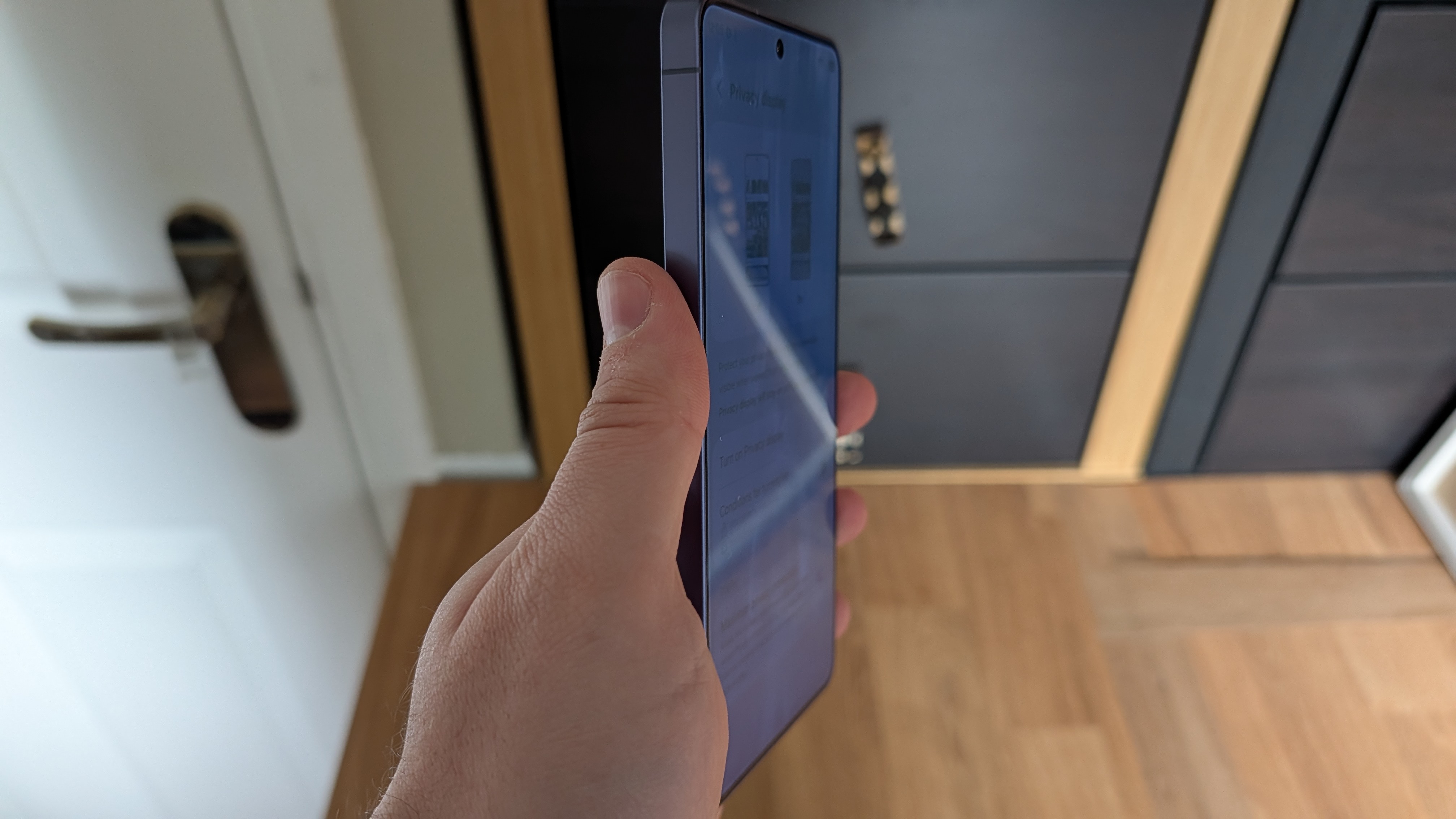 samsung galaxy s26 ultra privacy display with max brightness